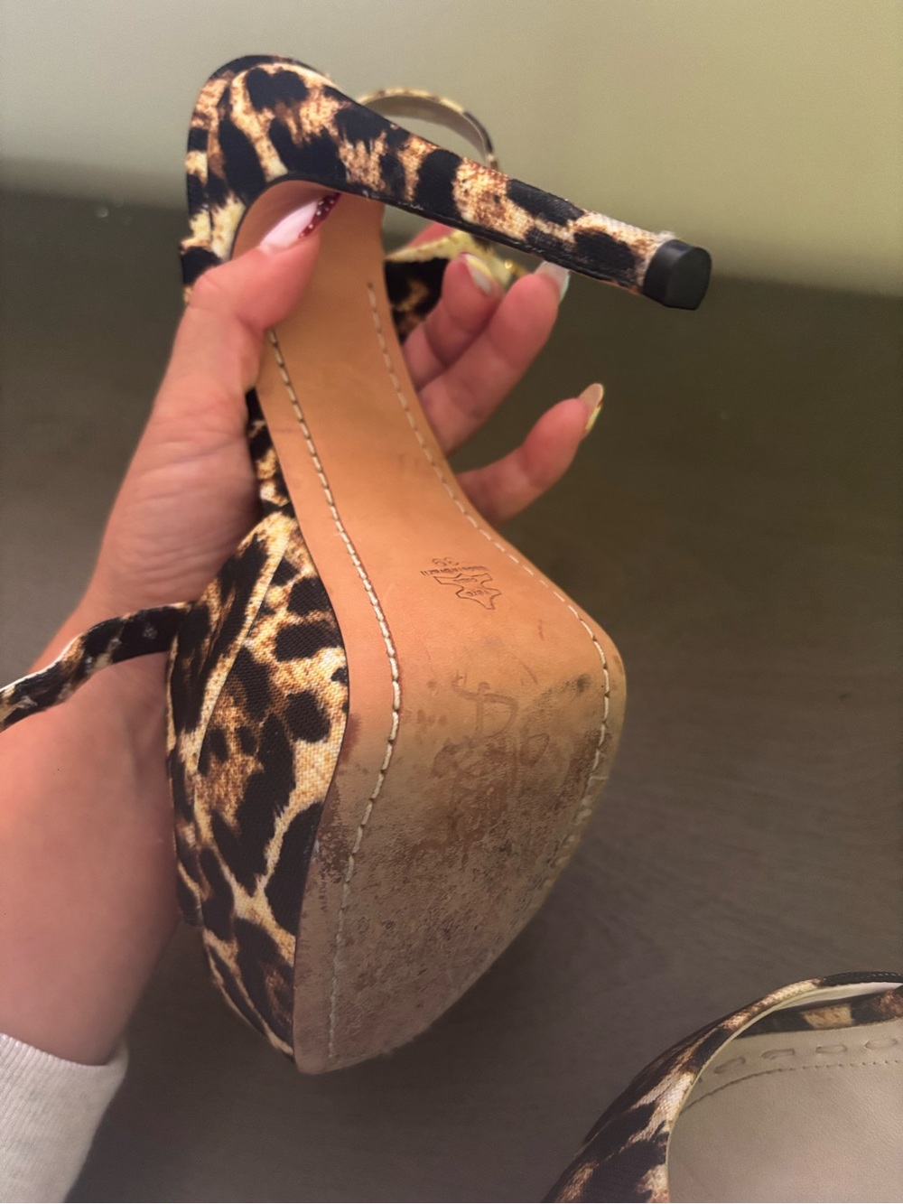 Alice & Olivia Size 39 Leopard Print Platform Heels - Picture 8 of 14